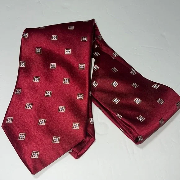 70. IKE BEHAR New York Geometric Maroom & Silver Silk Tie NWT